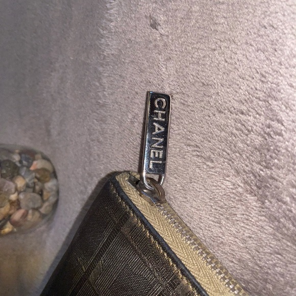 Vintage CHANEL TRAVEL LINE Long Zippy Wallet - Picture 4 of 10
